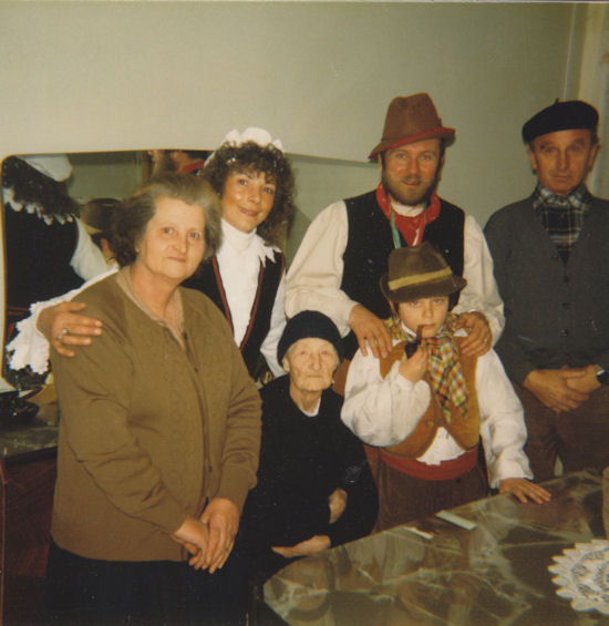 In visita agli anziani - 1983
